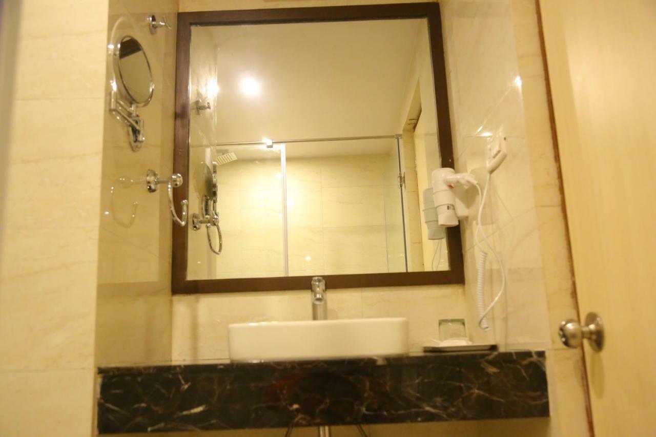Royal Fort Hotel Визакхапатнам Екстериор снимка