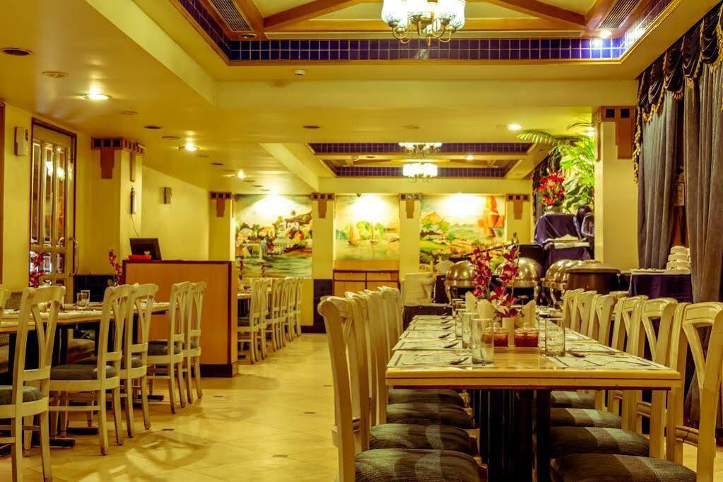 Royal Fort Hotel Визакхапатнам Екстериор снимка