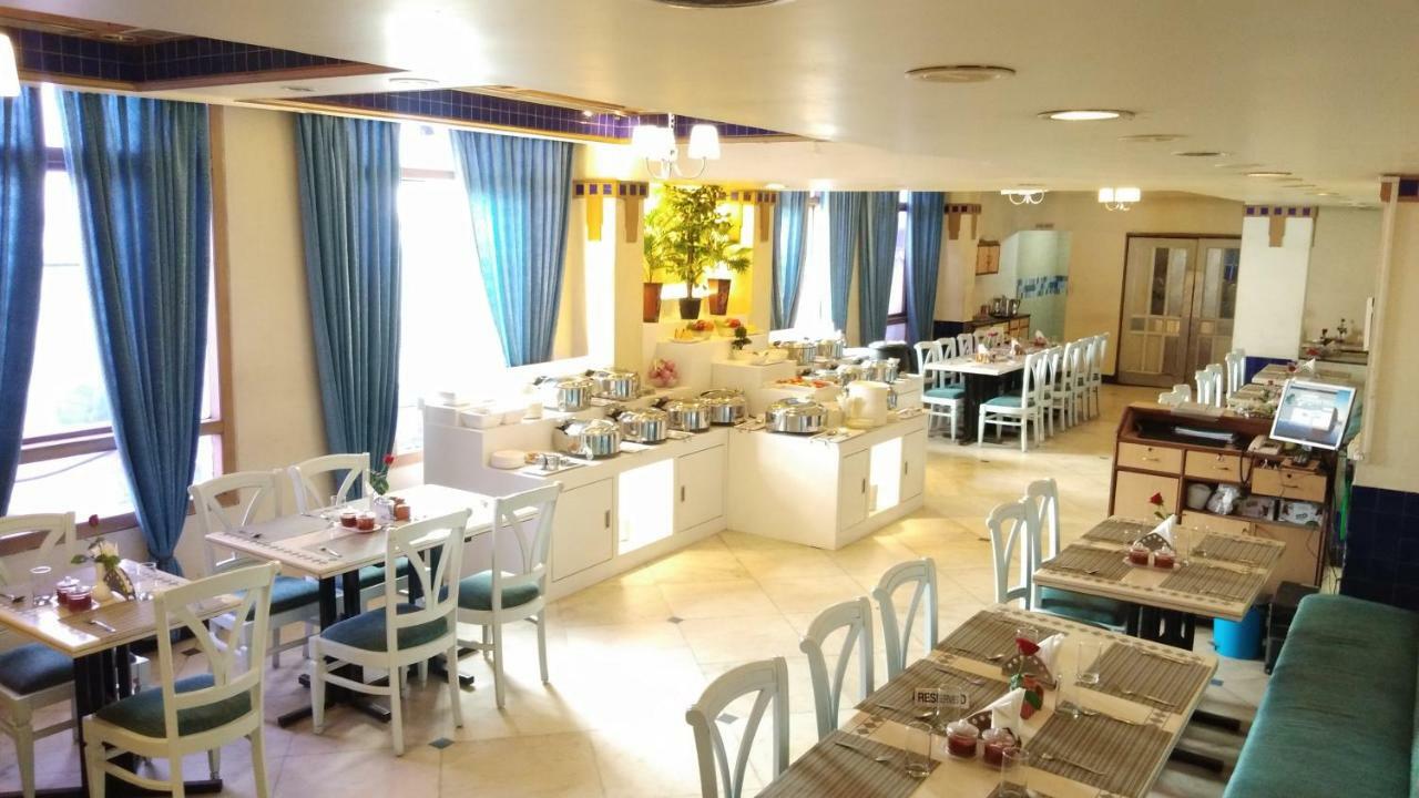 Royal Fort Hotel Визакхапатнам Екстериор снимка